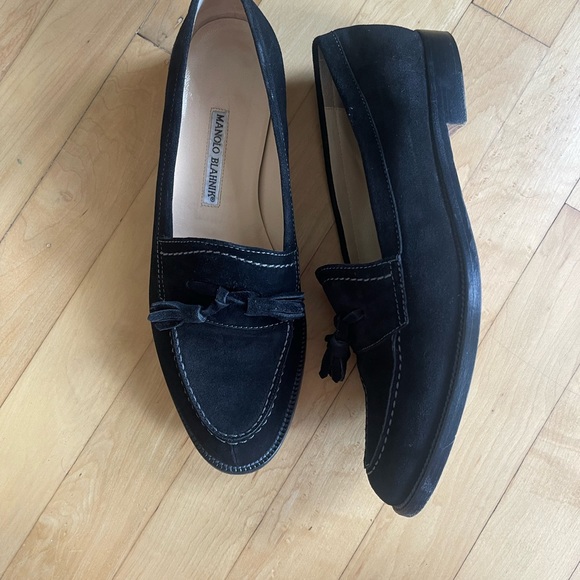 Manolo Blahnik Classic Black Suede Loafers - Picture 5 of 5